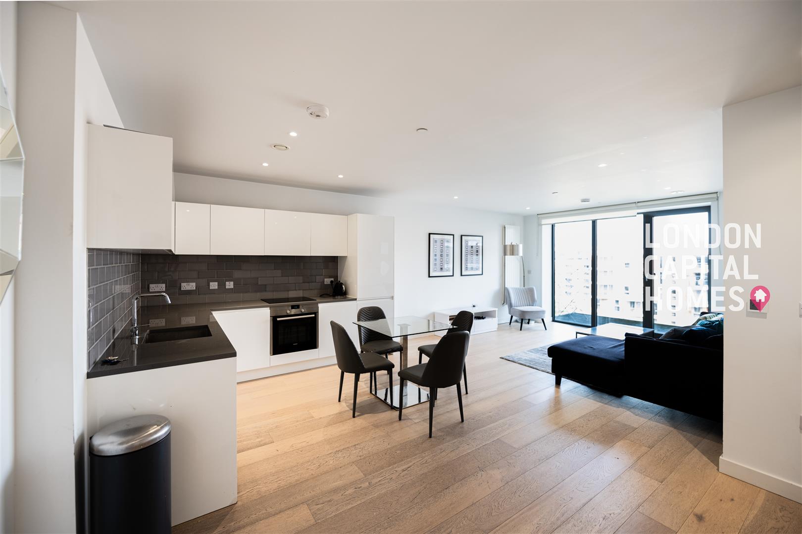 2 bed property in Fairwater House, 1 Bonnet Street, London